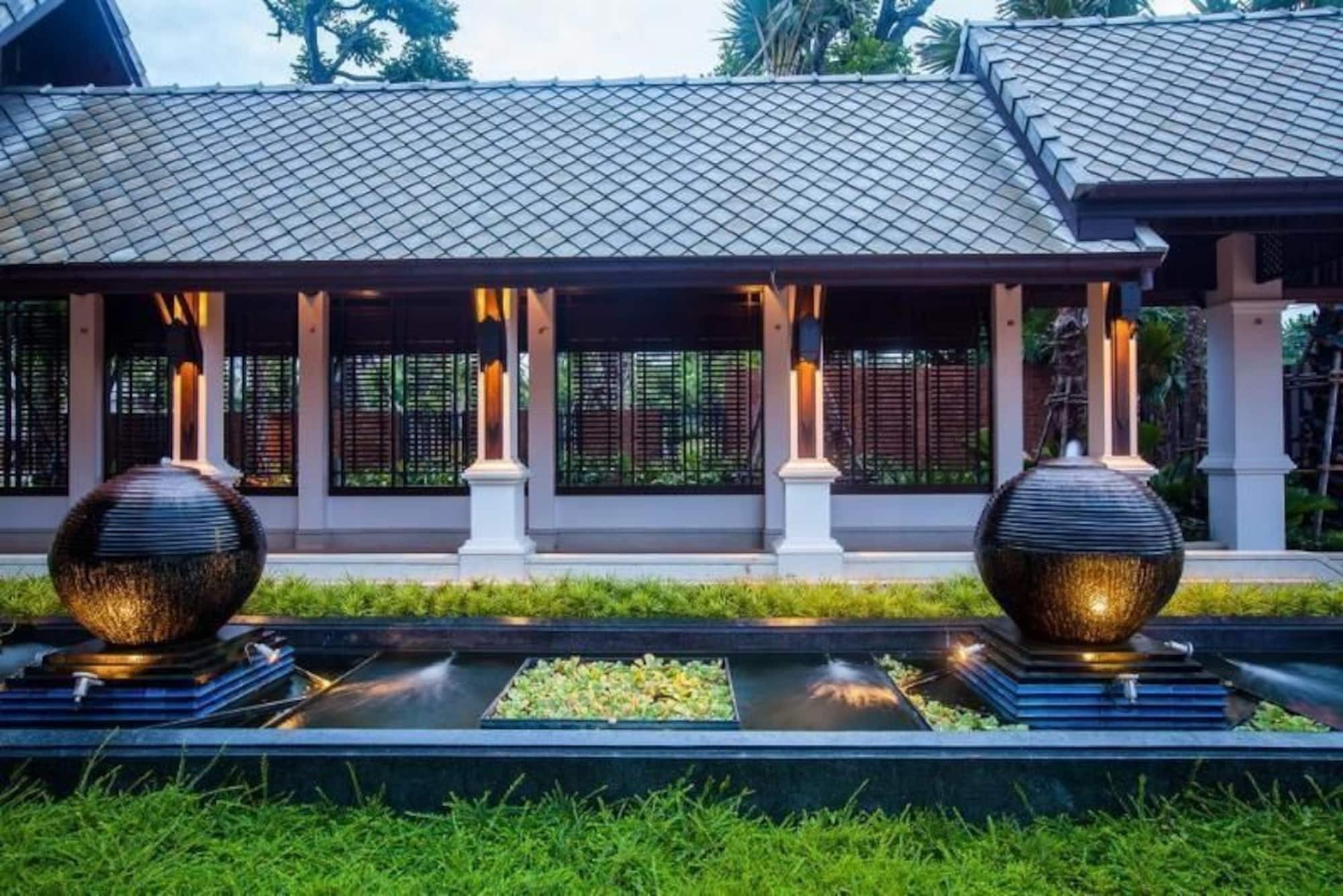 Huernnana Boutique Hotel Phrae Exterior photo